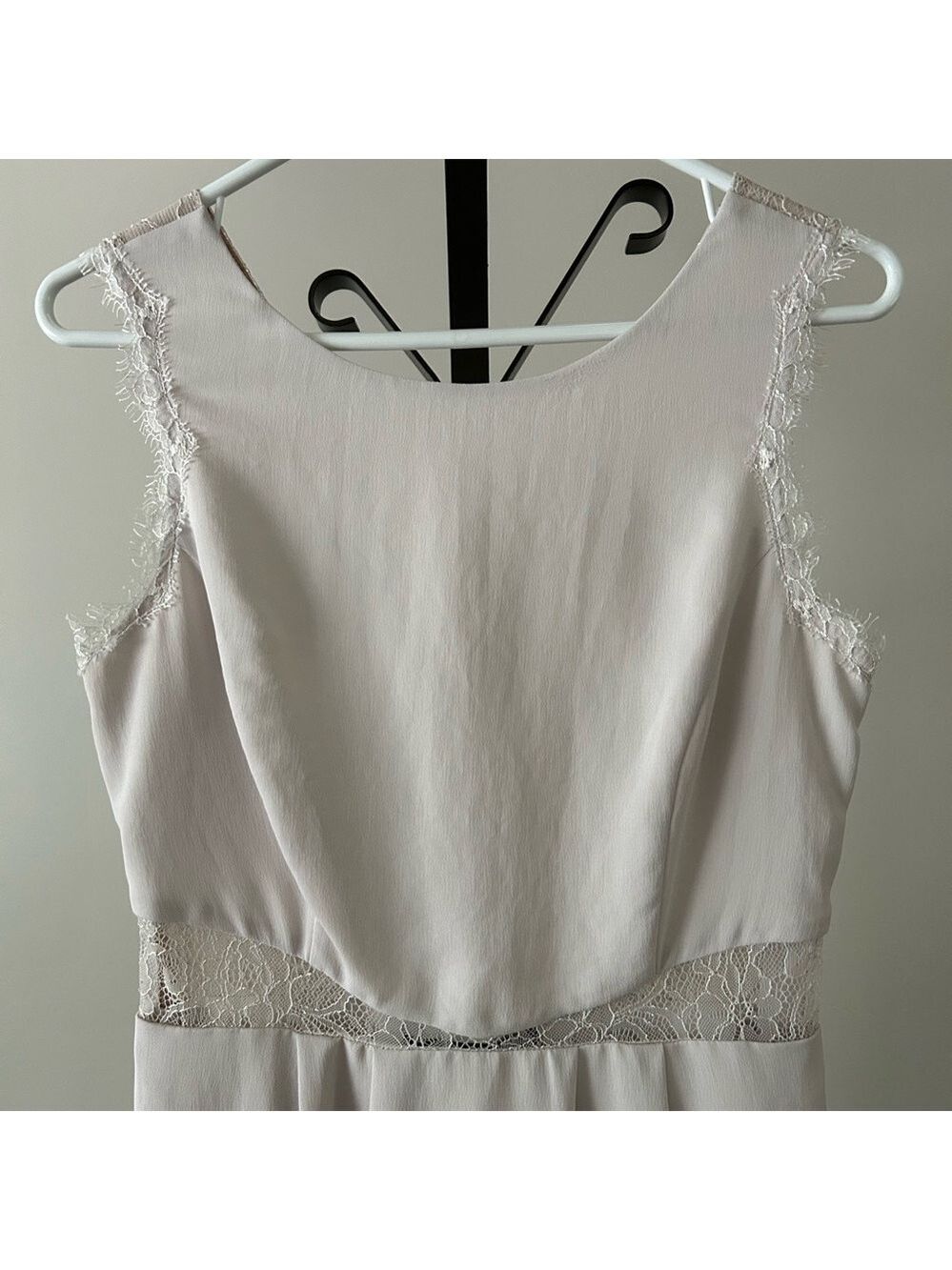 BCBG MaxAzria Maud Lace Back Sleeveless Dress, Size 4, Colour Cloud Grey. - Picture 5 of 9